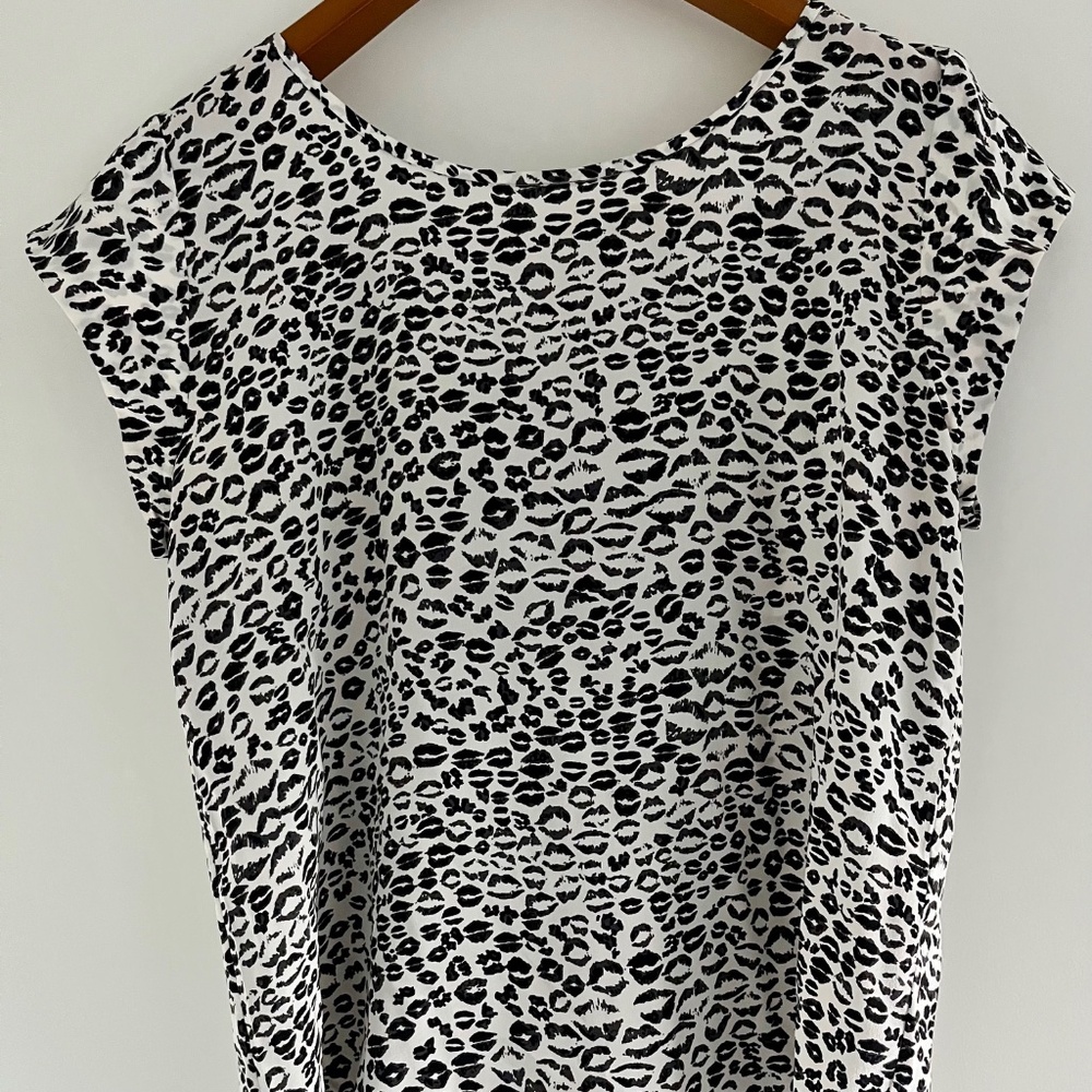Joie Silk Tee Kisses Print